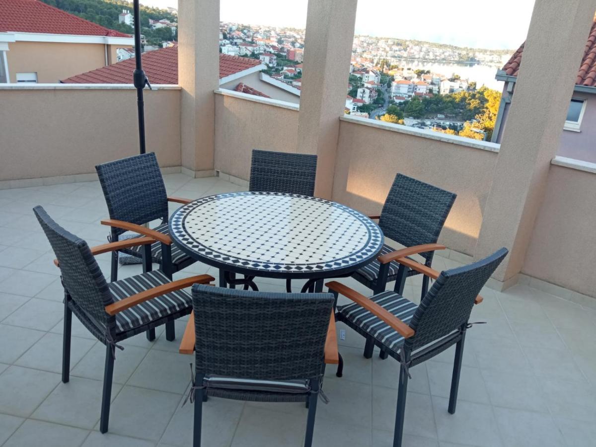 Apartmani Ferdi Trogir Exterior photo